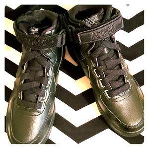 NIKE Wmns Air Force 1 High Utility 'Triple…